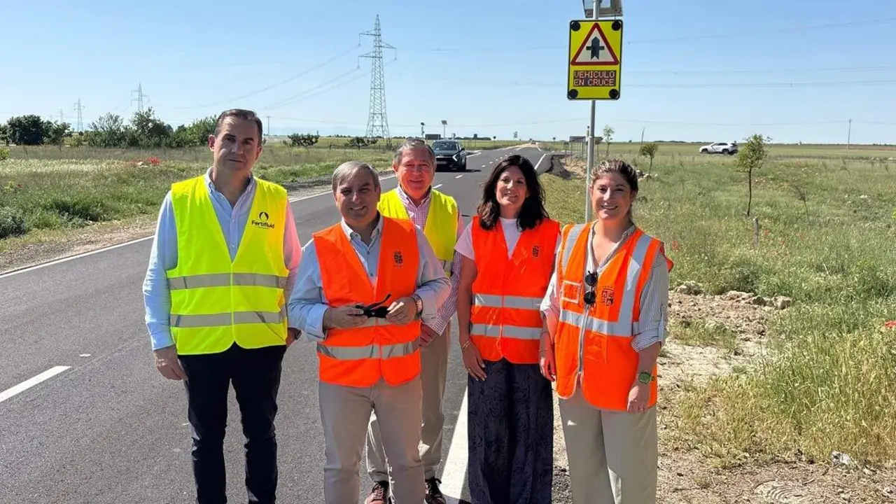 Cruce inteligente Cogeces del Monte carreteras VA-203 y VP-2303 provincia Valladolid jcyl