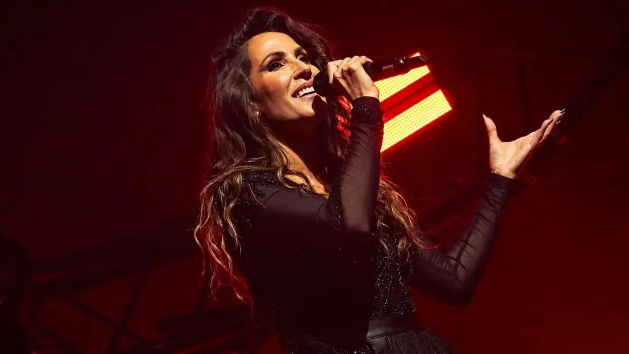Malu cantante anuncio concierto Arroyo Esfera