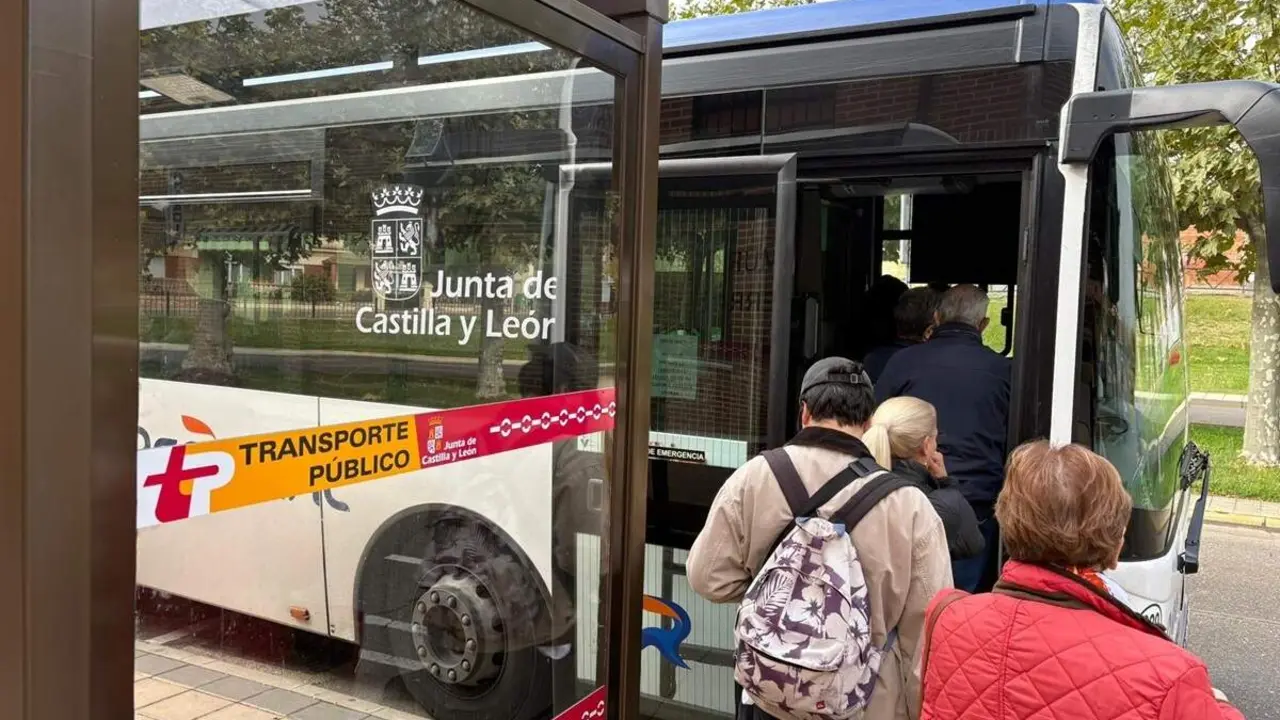Usuarios Buscyl viaje transporte publico gratuito autobus y parada Castilla y Leon