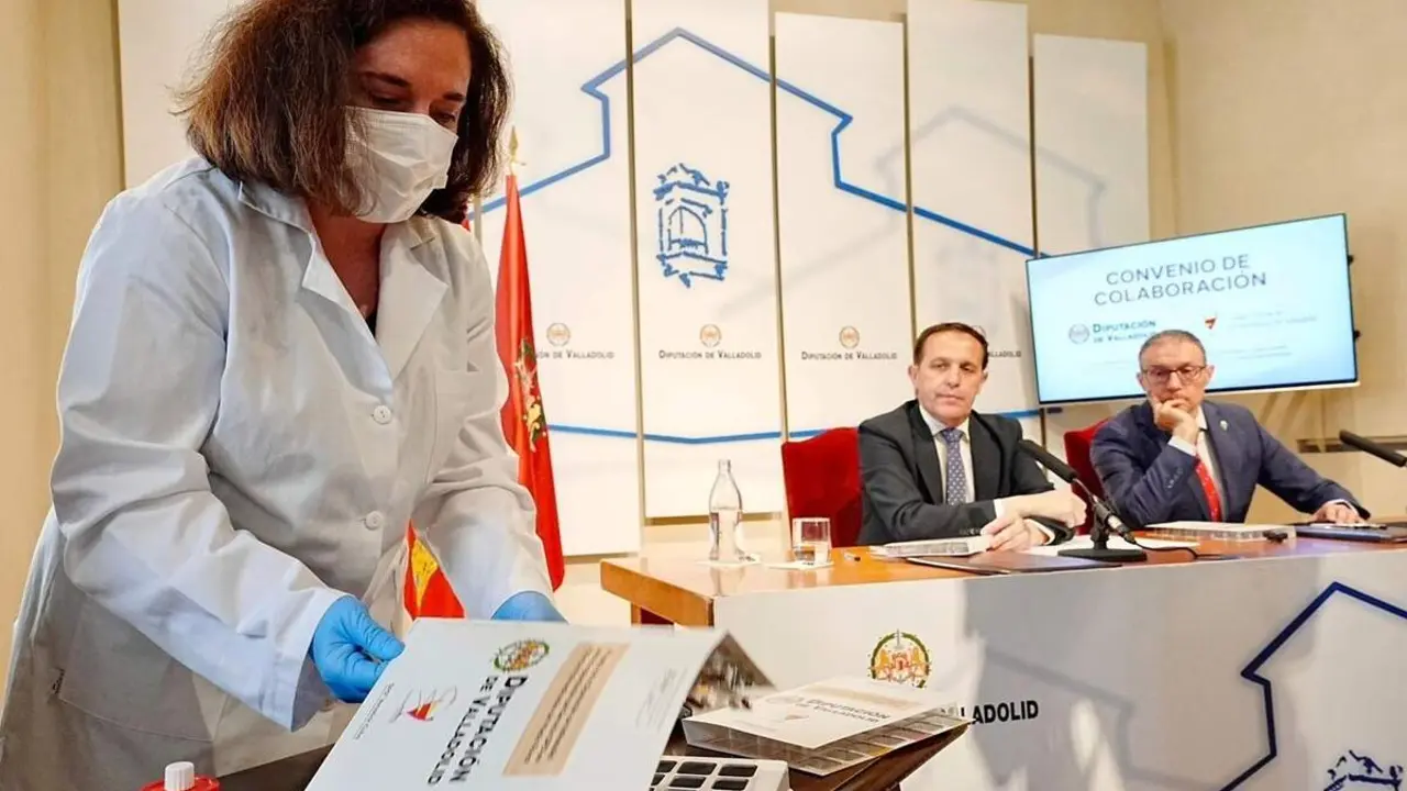 Firma nuevo convenio Diputacion Valladolid y Colegio Farmaceuticos atencion pacientes medio rural
