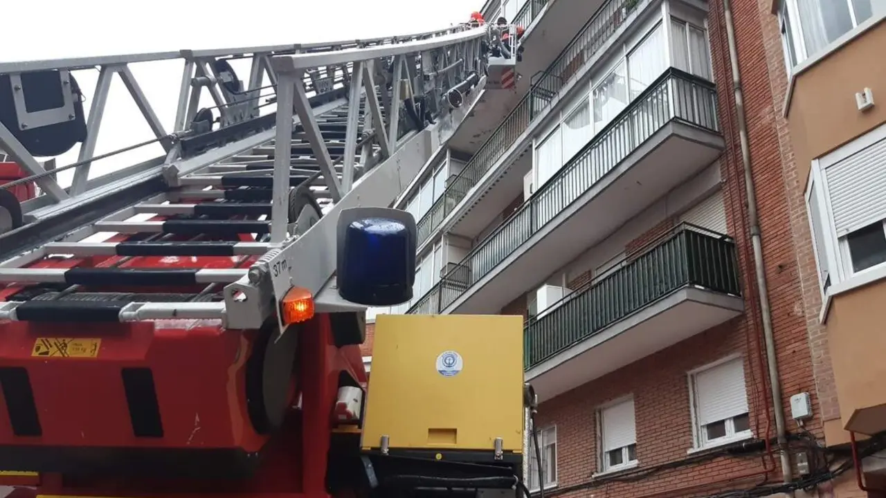 Intervencion camion Bomberos rescate vivienda sucesos Valladolid