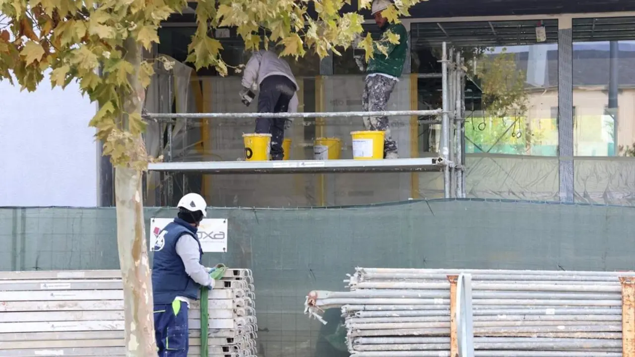 Trabajadores de obra empleo Valladolid construccion nuevas viviendas