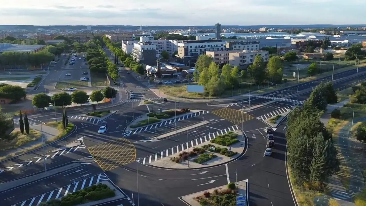Finalizadas obras VA-20 glorieta junto Hospital Rio Hortega Valladolid Transportes
