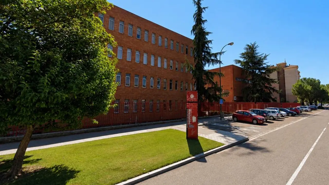 Antigua Escuela Universitaria Politecnica calle Francisco Mendizabal Valladolid