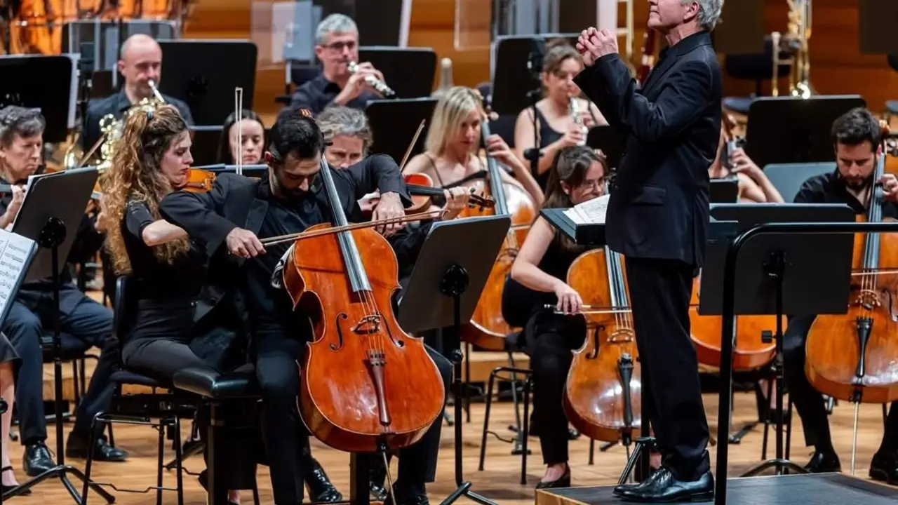 Thierry Fischer y Pablo Ferrandez violonchelista concierto Orquesta Sinfonica Castilla y Leon Valladolid
