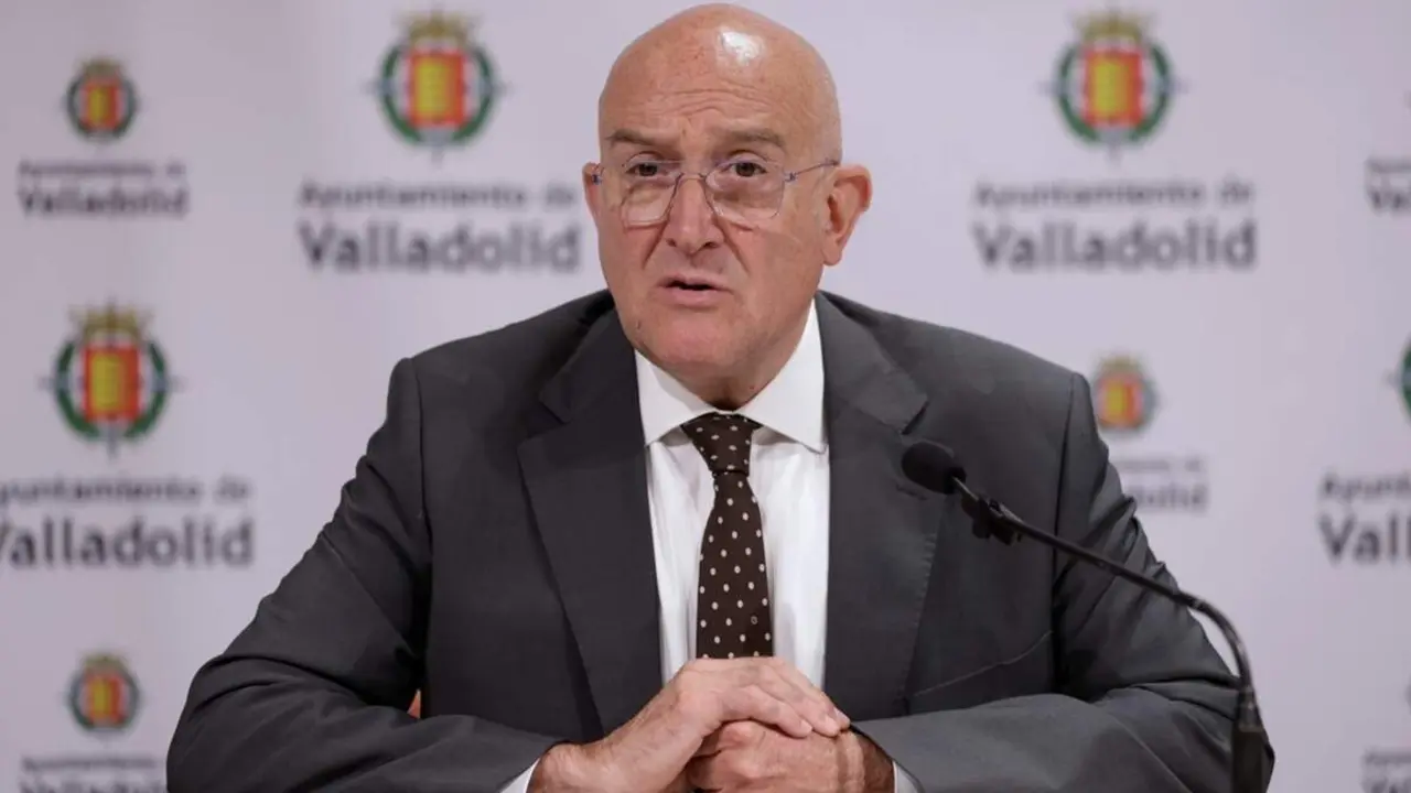 Jesus Julio Carnero rueda prensa anuncio inversiones y proyectos Junta Gobierno Local Ayuntamiento Valladolid
