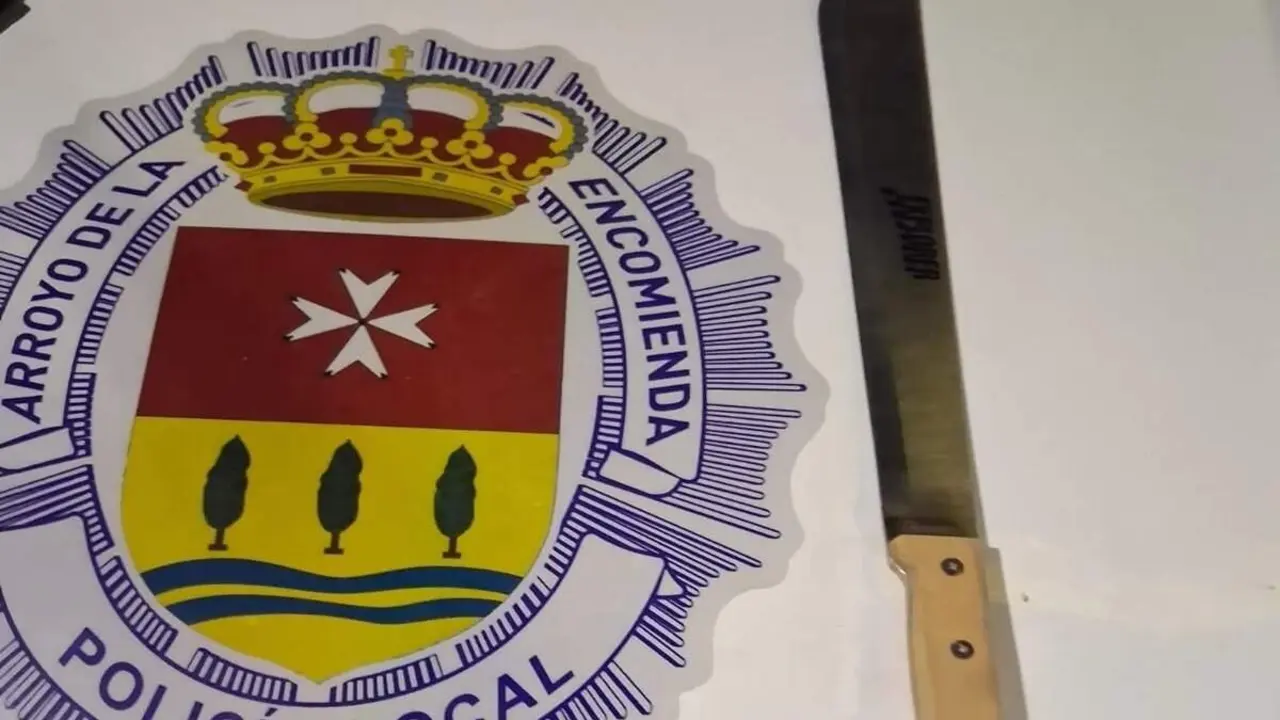 Machete grandes dimensiones intervenido Policia Local Arroyo Fiestas La Flecha