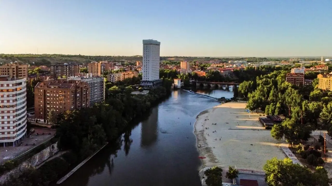 Rio Pisuerga Playa de Las Moreras Valladolid ciudad vista aerea