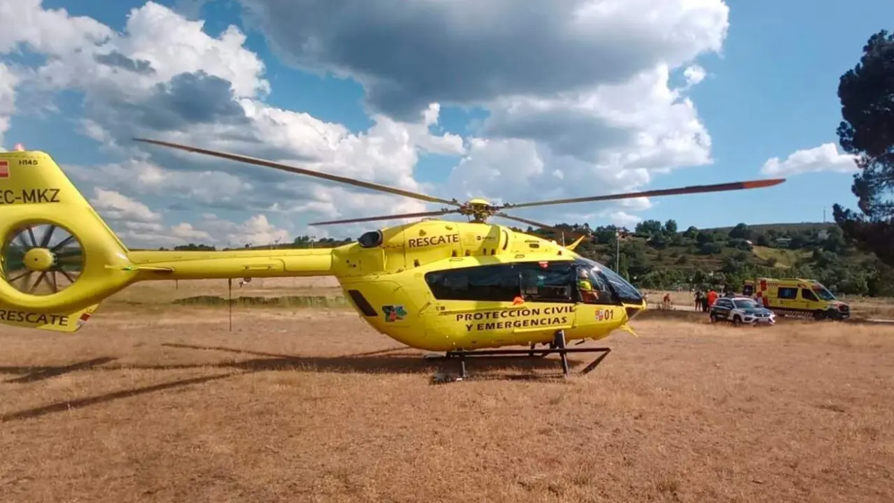 Helicoptero medicalizado ambulancia y Guardia Civil accidente trafico sucesos provincia Valladolid