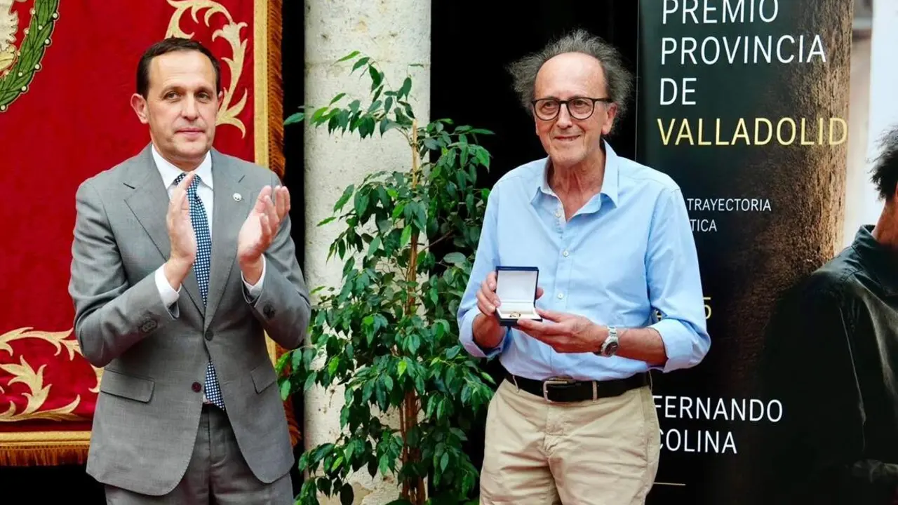 Entrega Premio Trayectoria Artistica Provincia Valladolid psiquiatra y escritor Fernando Colina Diputacion