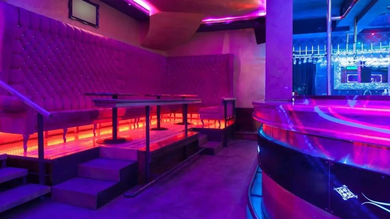 Interior discoteca ocio nocturno Valladolid establecimiento hosteleria