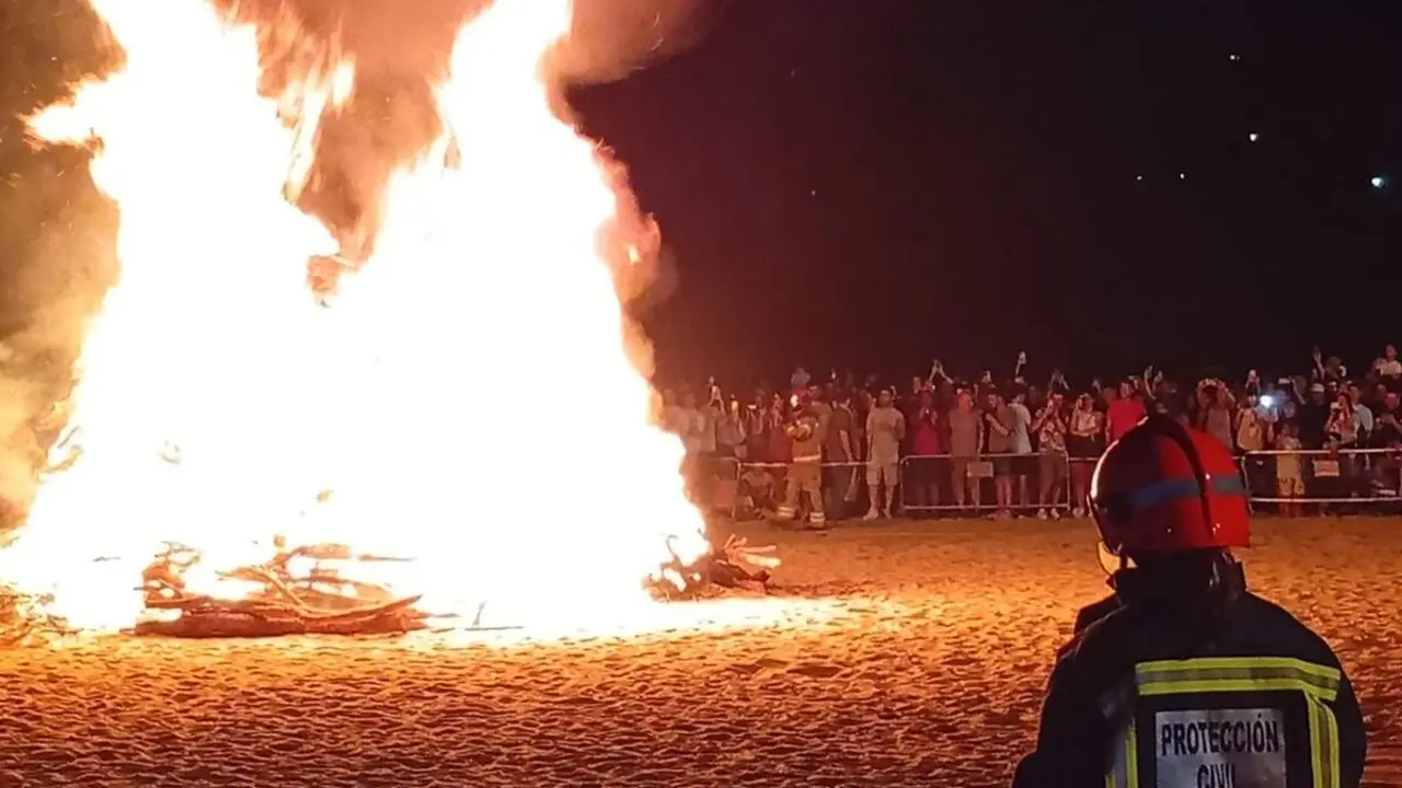 Celebracion hoguera Noche San Juan 2026 Playa Las Moreras Valladolid