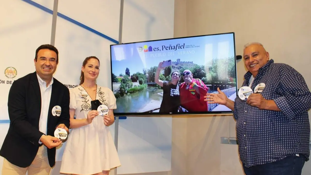 Presentacion de la campana turistica EsPenafiel el pueblo del verano King Africa (1)