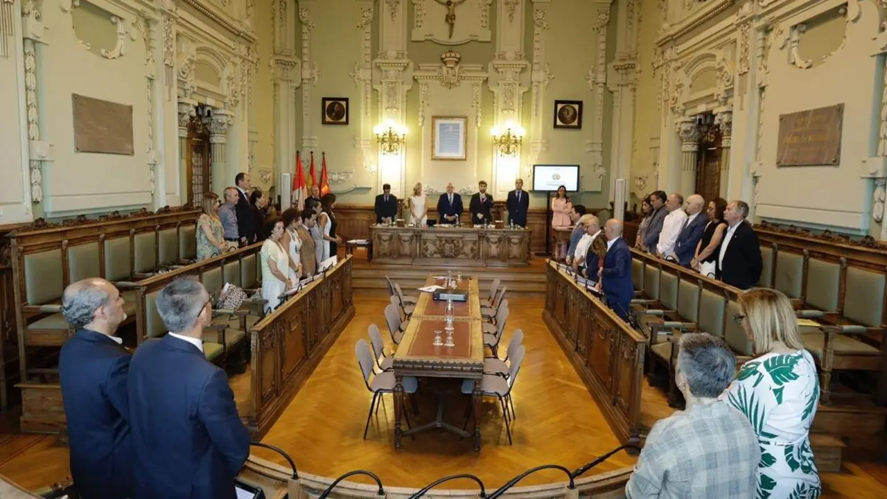Pleno Ayuntamiento Valladolid junio 2026 Corporacion Municipal minuto silencio recuerdo victimas terremotos Venezuela