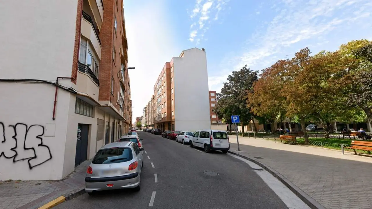 Calle Levante de Valladolid barrio Las Delicias incendio vivienda anciano afectado humo