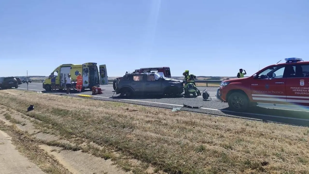 Accidente mortal cuatro fallecidos familia de Valladolid A-67 Herrera de Pisuerga provincia Palencia