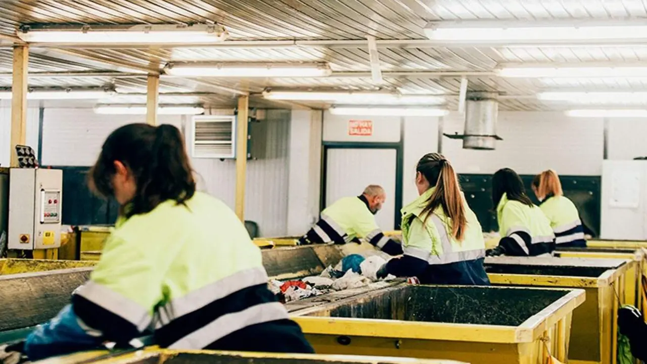 Operarios triaje residuos empleo puestos de trabajo Valladolid