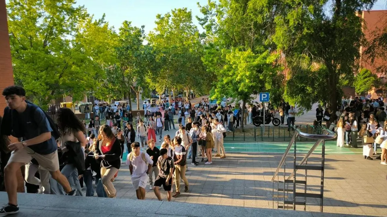 Estudiantes prueba acceso universidad inicio examenes Aulario Valladolid