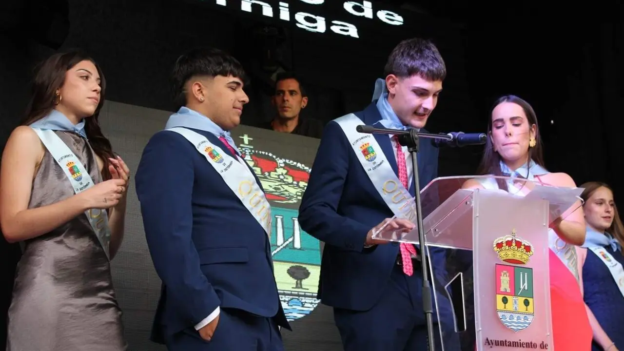 Entrega del panuelo y proclamacion de Quintos y Quintas Fiestas de La Cisterniga 2026 (13)