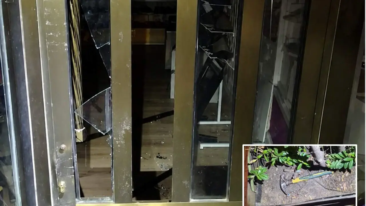 Fractura puerta escaparate comercio centro Valladolid intento robo martillo