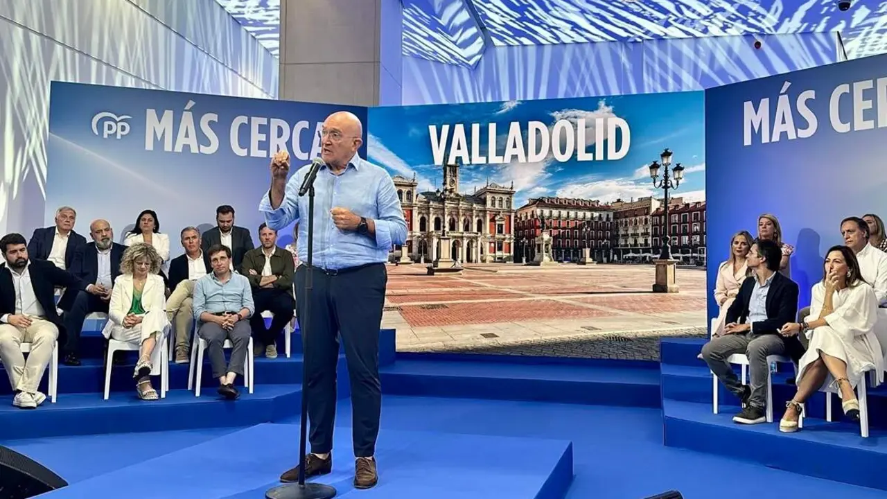 Presentacion candidatura PP Jesus Julio Carnero Alcaldia Valladolid elecciones municipales 2027