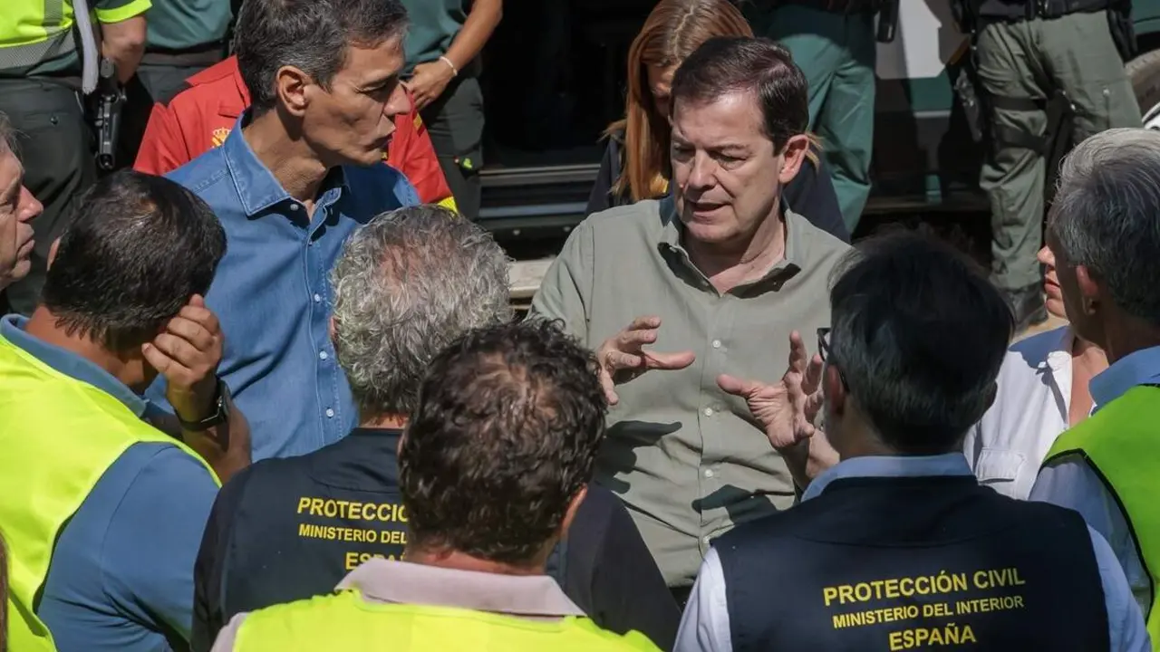 Reunion CECOD incendio provincia Avila Pedro Sanchez y Alfonso Fernandez Manueco