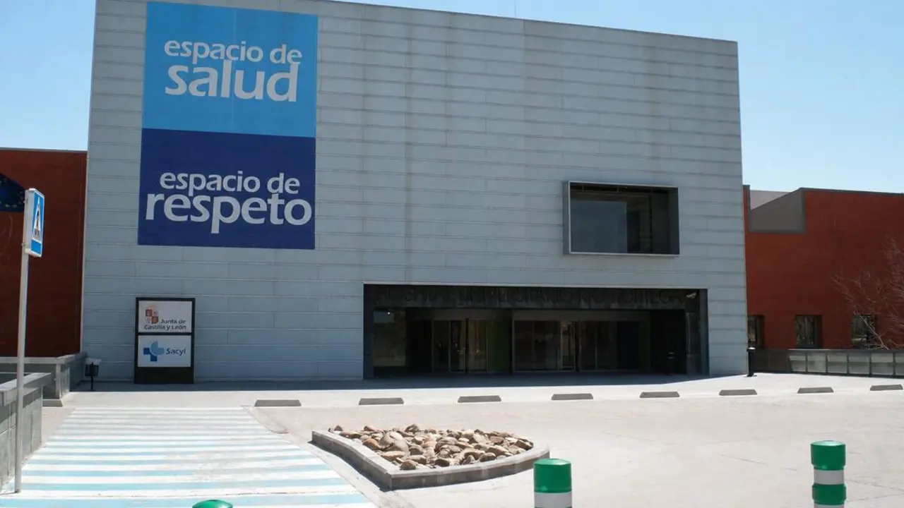 Entrada Hospital Univesitario Rio Hortega Valladolid Sanidad Sacyl