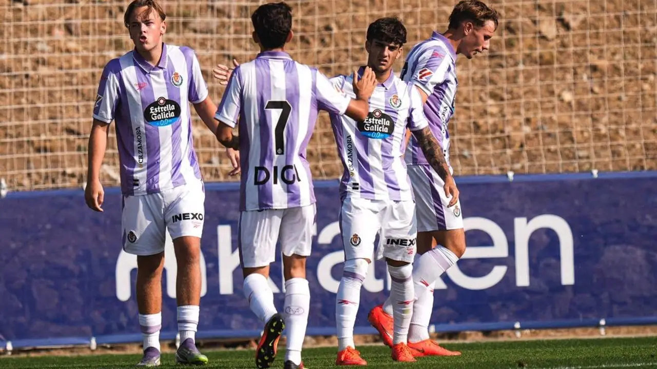 Victoria Real Valladolid vs Coria amistoso pretemporada celebracion gol Robin van Duiven