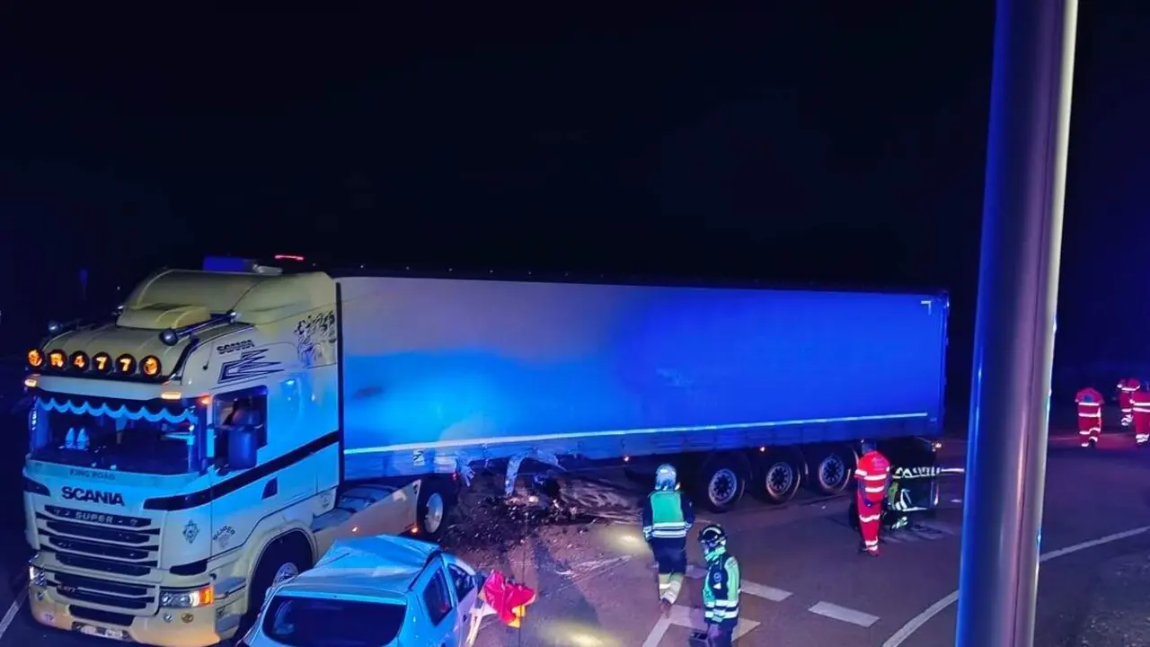 Accidente cruce N-122 Sardon de Duero colision turismo y camion hombre fallecido provincia