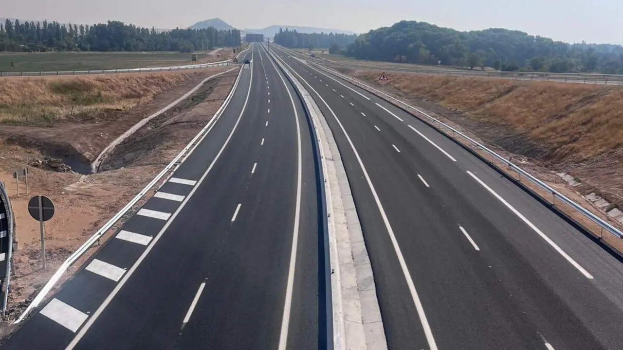 Tramo obras finalizadas polemica autovia A-11 entre Tudela y Valbuena provincia Valladolid