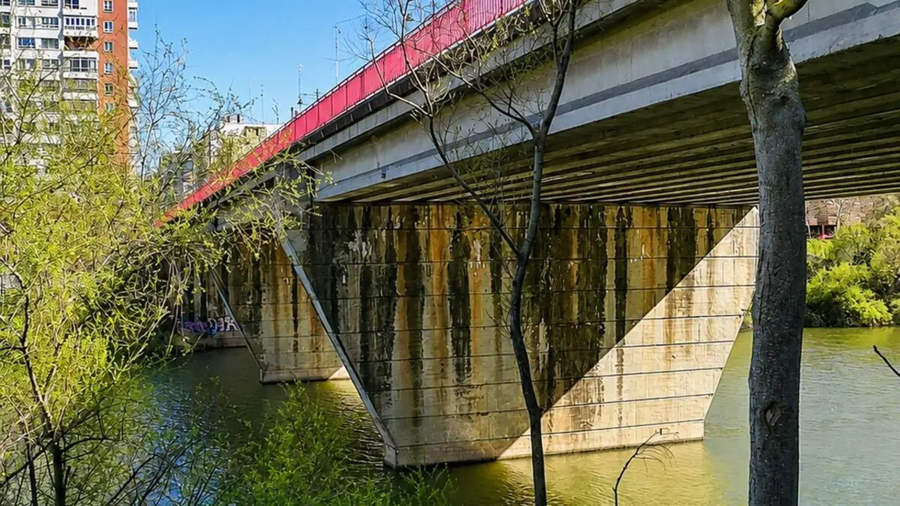 Puente Adolfo Suarez Valladolid zona Huerta del Rey rio Pisuerga ciudad