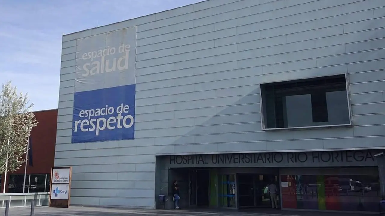 Entrada principal acceso Hospital Rio Hortega sanidad Valladolid