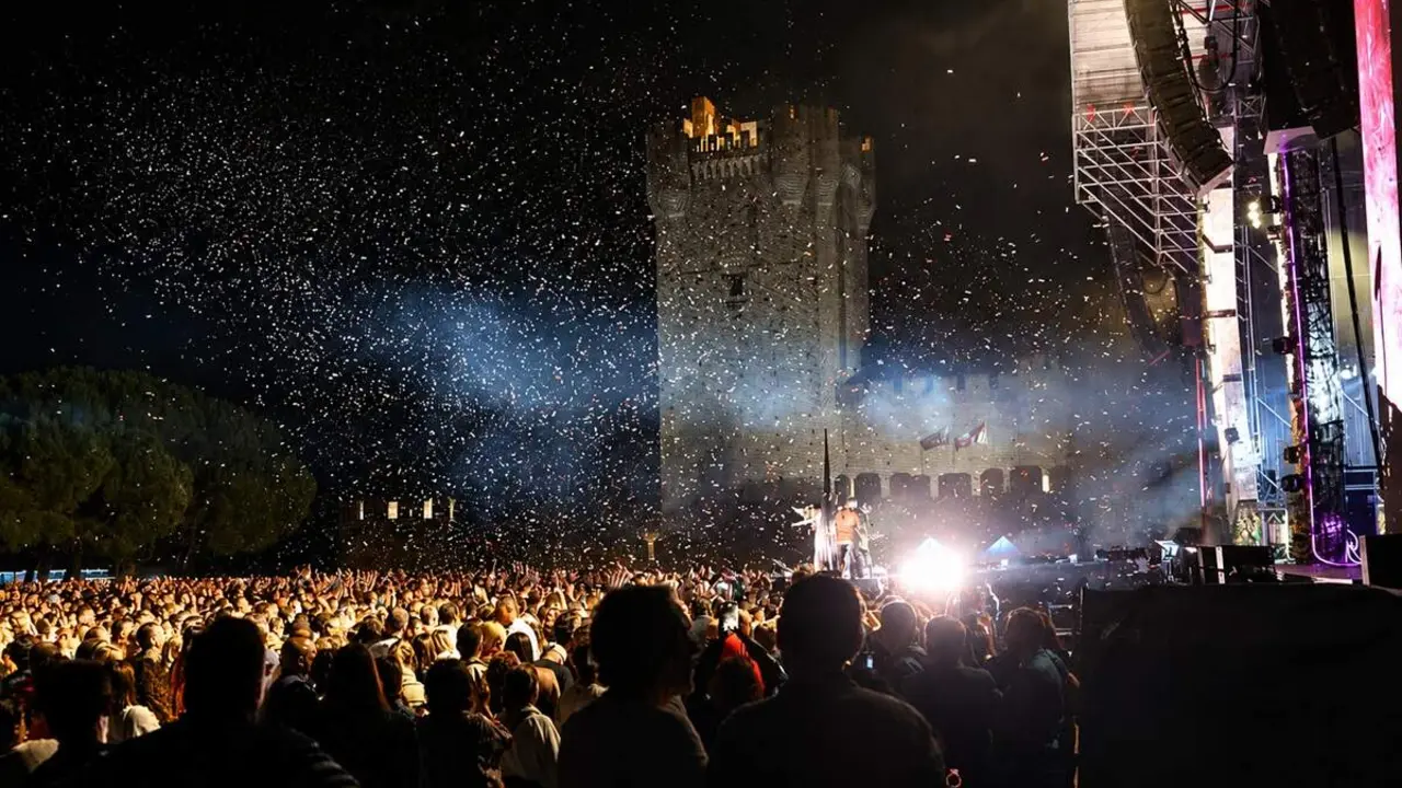 Festival Dando la Mota Castillo Medina del Campo concierto Manuel Carrasco 2025