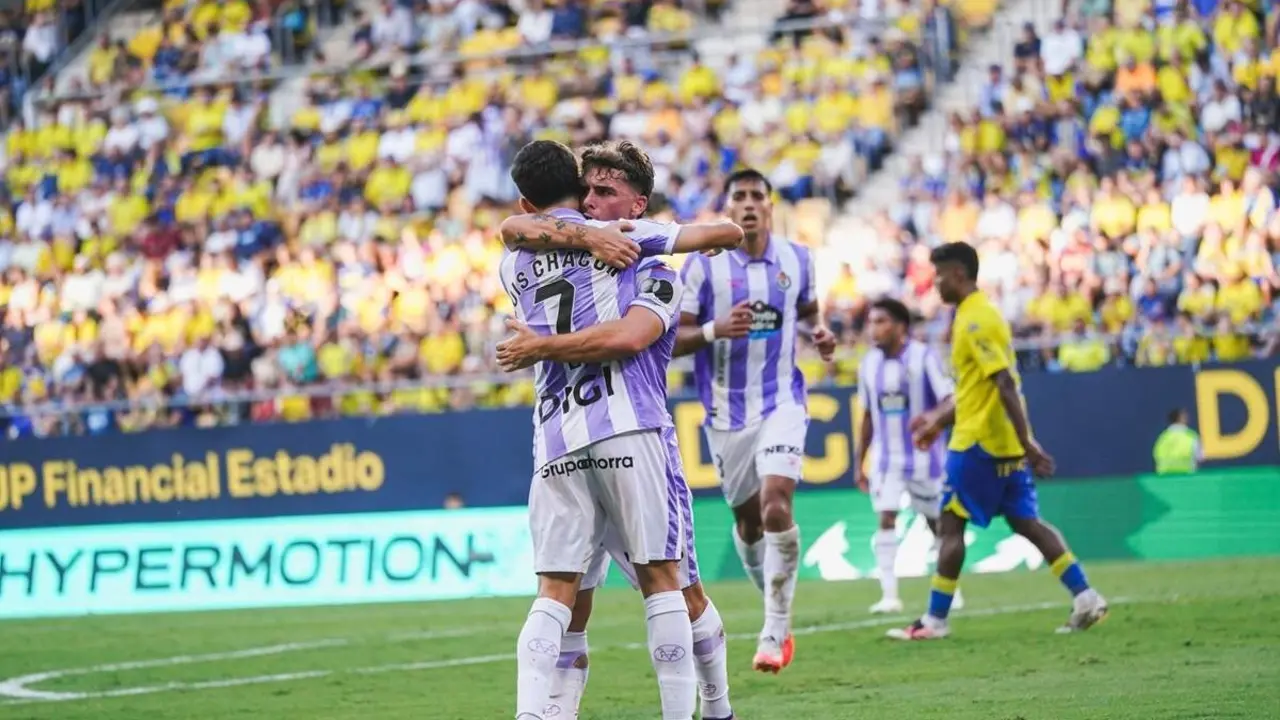 Empate Cadiz vs Real Valladolid 1-1 celebracion gol Luis Chacon Segunda