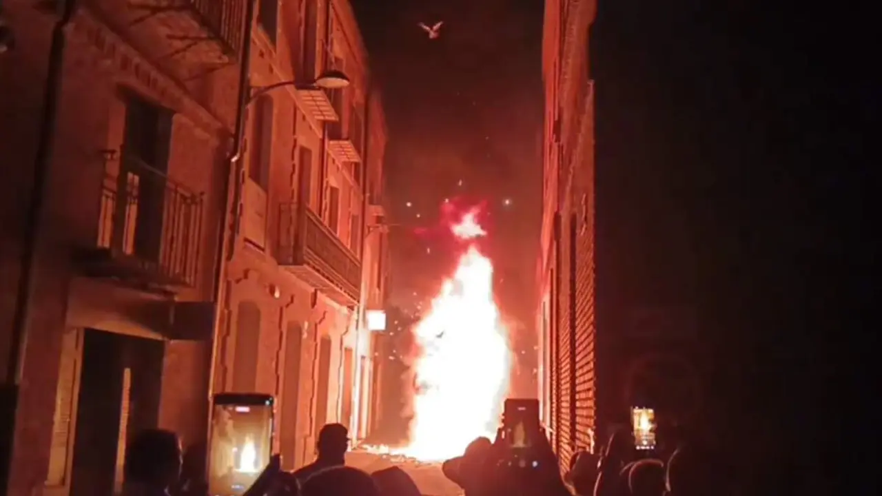 Incendio correcalles fuego noche Fiestas San Antolin Medina del Campo provincia