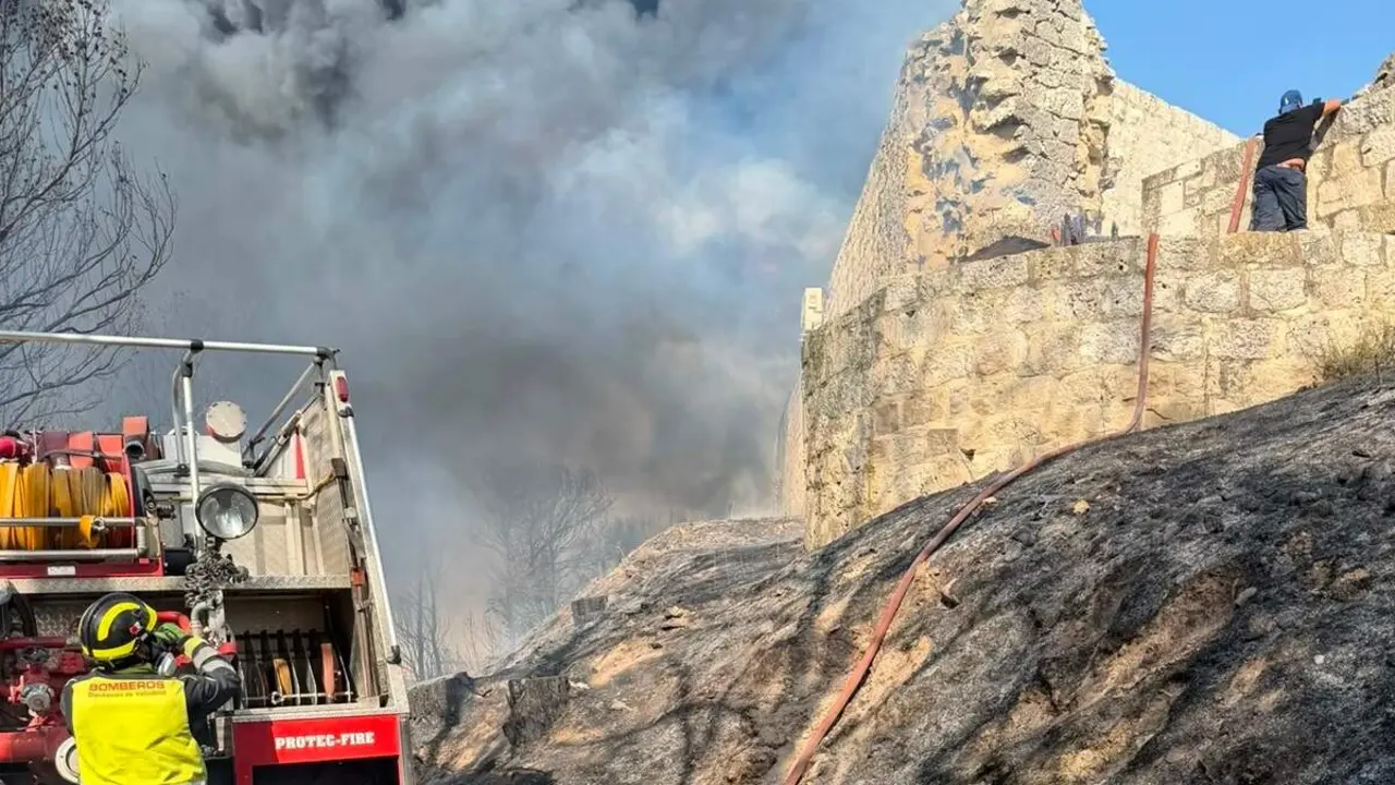 Incendio forestal Iscar investigada mujer fuego danos Castillo intervencion Bomberos Diputacion