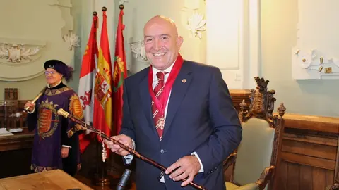 Proclamación de Jesús Julio Carnero como alcalde de Valladolid (01/18) | Valladolid Plural