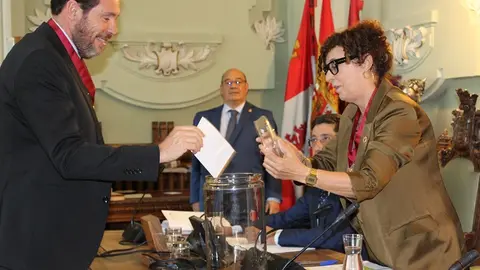 Proclamación de Jesús Julio Carnero como alcalde de Valladolid (09/18) | Valladolid Plural