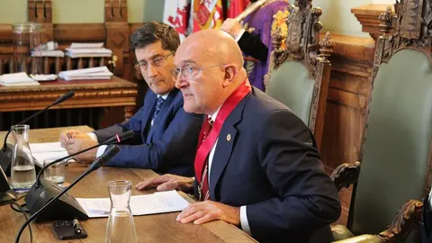 Proclamación de Jesús Julio Carnero como alcalde de Valladolid (12/18) | Valladolid Plural