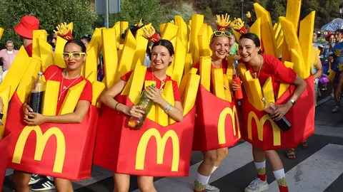 Desfile de peñas y pregón de las Fiestas de Cabezón (08/17) | Valladolid Plural