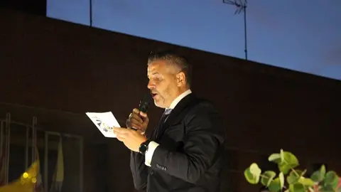 Desfile de peñas y pregón de las Fiestas de Cabezón (11/17) | Valladolid Plural