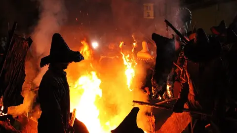 Procesión cívica de El Vítor en Mayorga 2023 (03/16) | Valladolid Plural