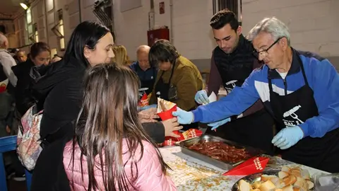 Tradicional degustación de salchichas de Zaratán 2023 (14/16) | Valladolid Plural