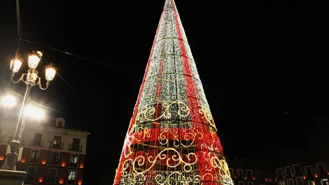 Encendido de la iluminación navideña en Valladolid (11/12) | Valladolid Plural