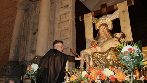 Procesión de la Virgen de las Angustias de Medina del Campo (04/16) | Valladolid Plural