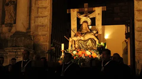 Procesión de la Virgen de las Angustias de Medina del Campo (05/16) | Valladolid Plural
