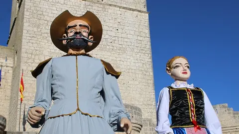 Desfile de Gigantes y Cabezudos en Portillo (09/15) | Valladolid Plural
