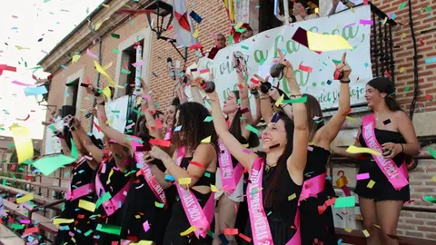 Desfile de peñas y pregón de las Fiestas de los Novillos de La Seca (11/17) | Valladolid Plural