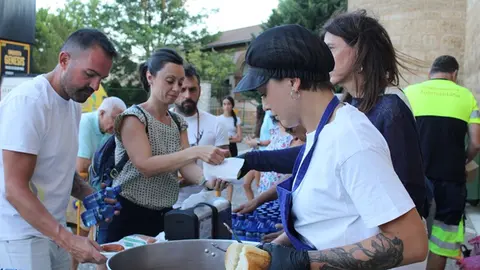 Inicio de Agosto Divertido y concierto de Strad 'El violinista rebelde' en Fuensaldaña 2024 (01/14)