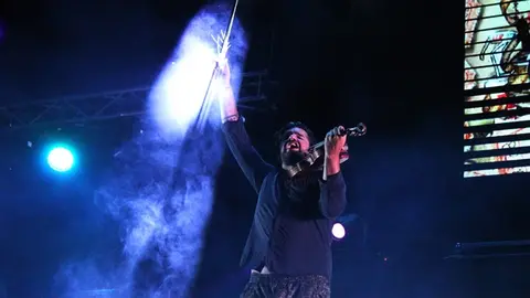 Inicio de Agosto Divertido y concierto de Strad 'El violinista rebelde' en Fuensaldaña 2024 (08/14)